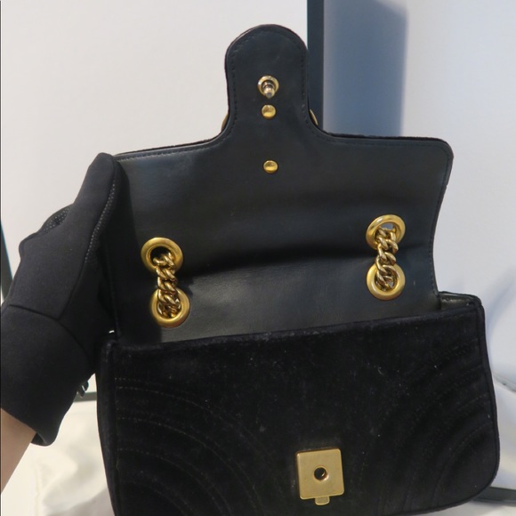 Gucci Small GG Mormont Matelassé Shoulder Bag - Picture 10 of 13